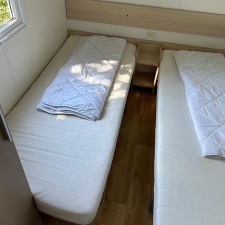 Luxueuze Stacaravan 4Pers Met Terras En Tuintje Бреден Экстерьер фото
