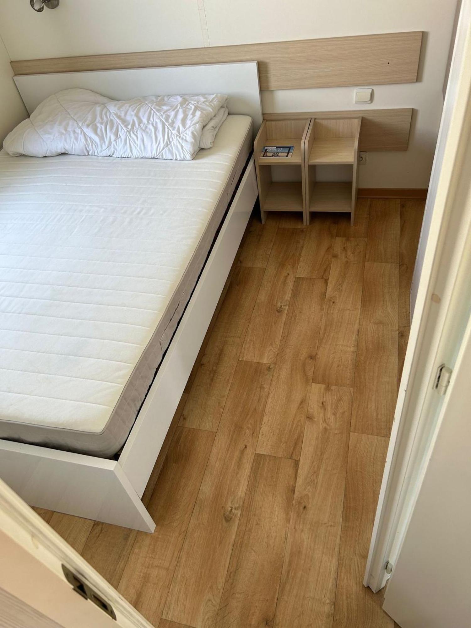 Luxueuze Stacaravan 4Pers Met Terras En Tuintje Бреден Экстерьер фото